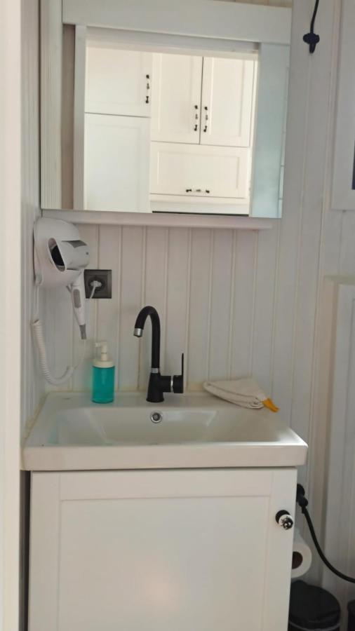 Vagona Tiny House Hotel Rize Ngoại thất bức ảnh